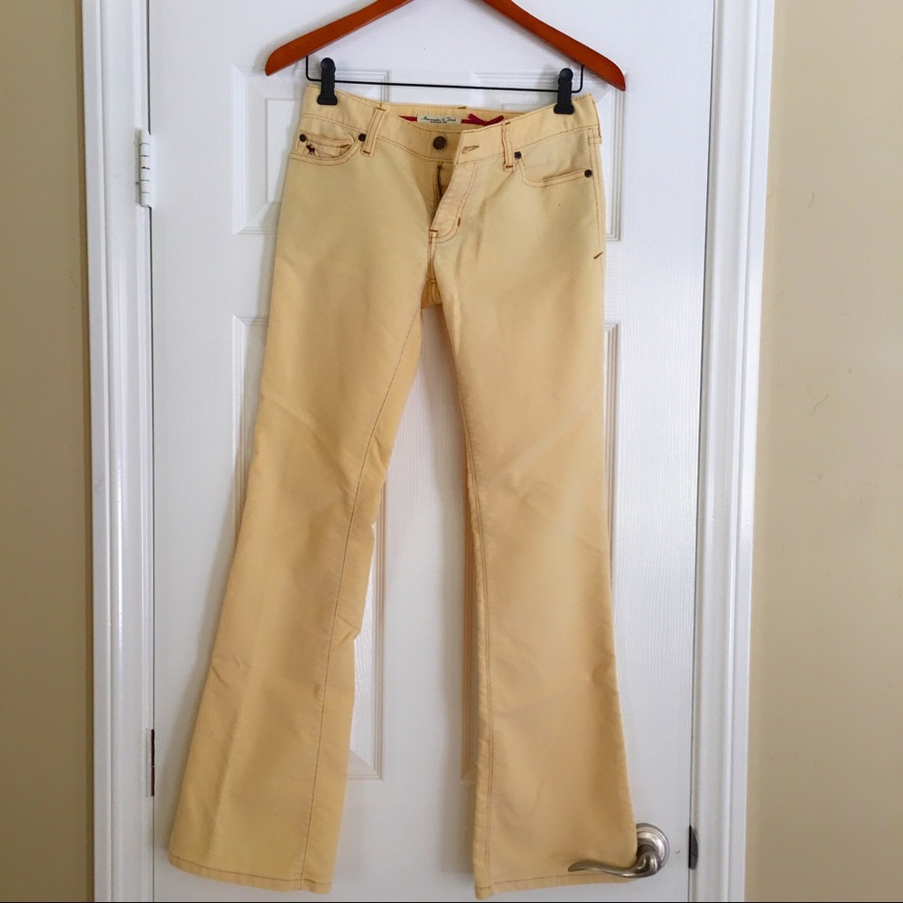 Abercrombie & Fitch Sunshine Cords 🌞